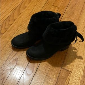 Juicy Couture black fur boots with bows